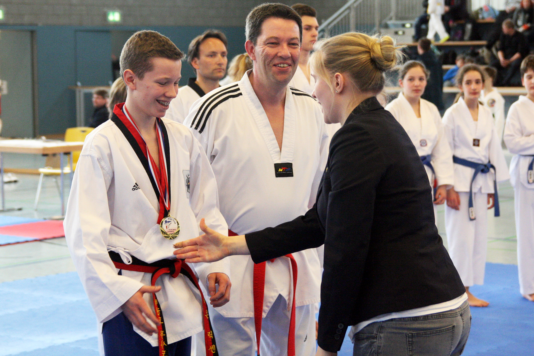 Leon & André Rixen erkämpfen in einem starken Teilnehmerfeld den 1. Platz in der Kategorie Familie.